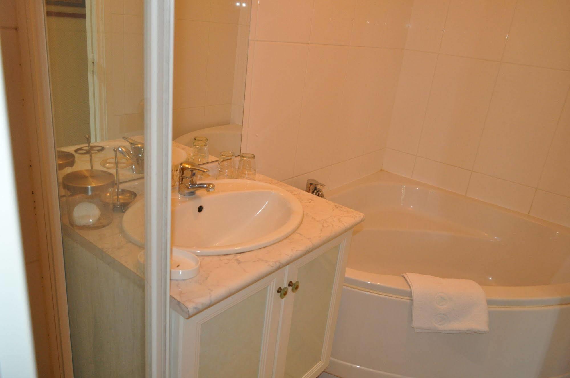 Le Chateau Des Ormes Bed and Breakfast Lambersart Εξωτερικό φωτογραφία
